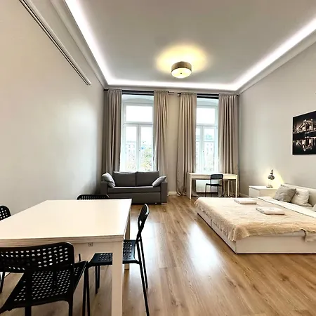Plac św. Macieja ~ Self Check-in 20h Apartament